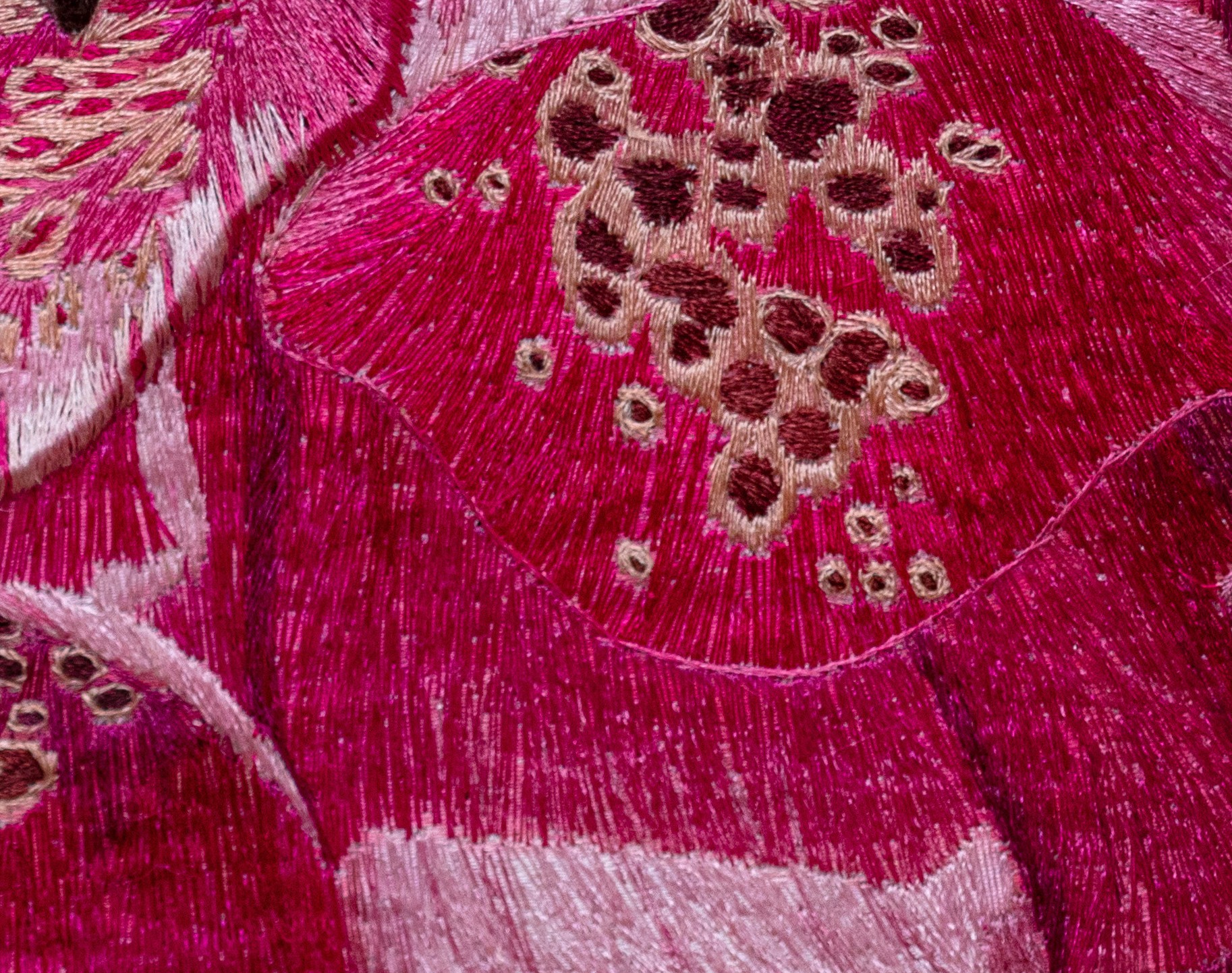 Showcasing the natural engagement of honeybees with their foxglove friends. Foxglove petals worked in 3D, the speckled centers of the flower and the paintwork of the blue fence have been brought out in detailed stitchery.
Delicately balanced work pitting the lively pinks of the foxglove against the peeling blue paint of the fence.